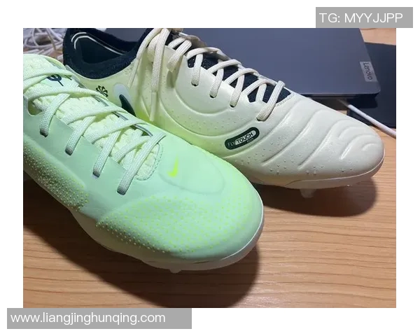 荧光绿足球鞋的球星穿搭解析与赛场表现细节 荧光绿足球鞋的球星穿搭解析与赛场表现细节